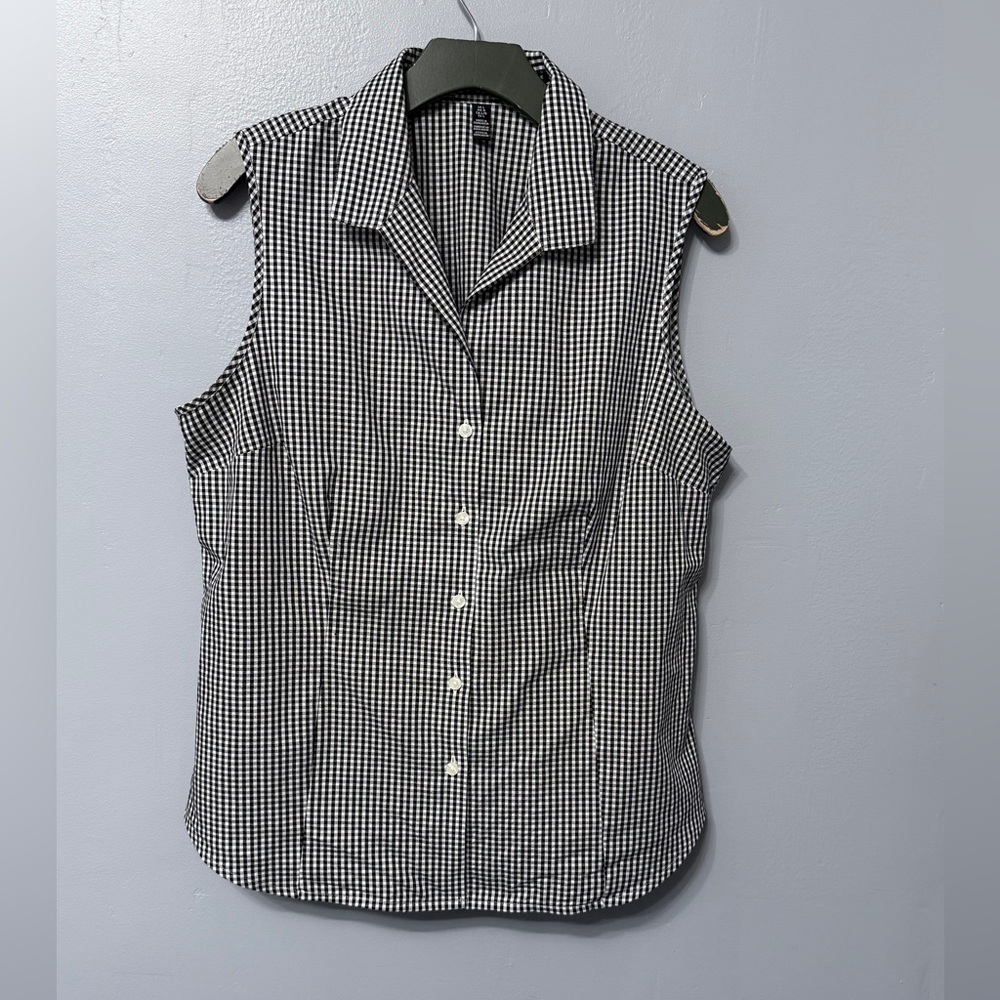 #1)  100% Cotton Jones New York Black and White Checkered Sleeveless Top